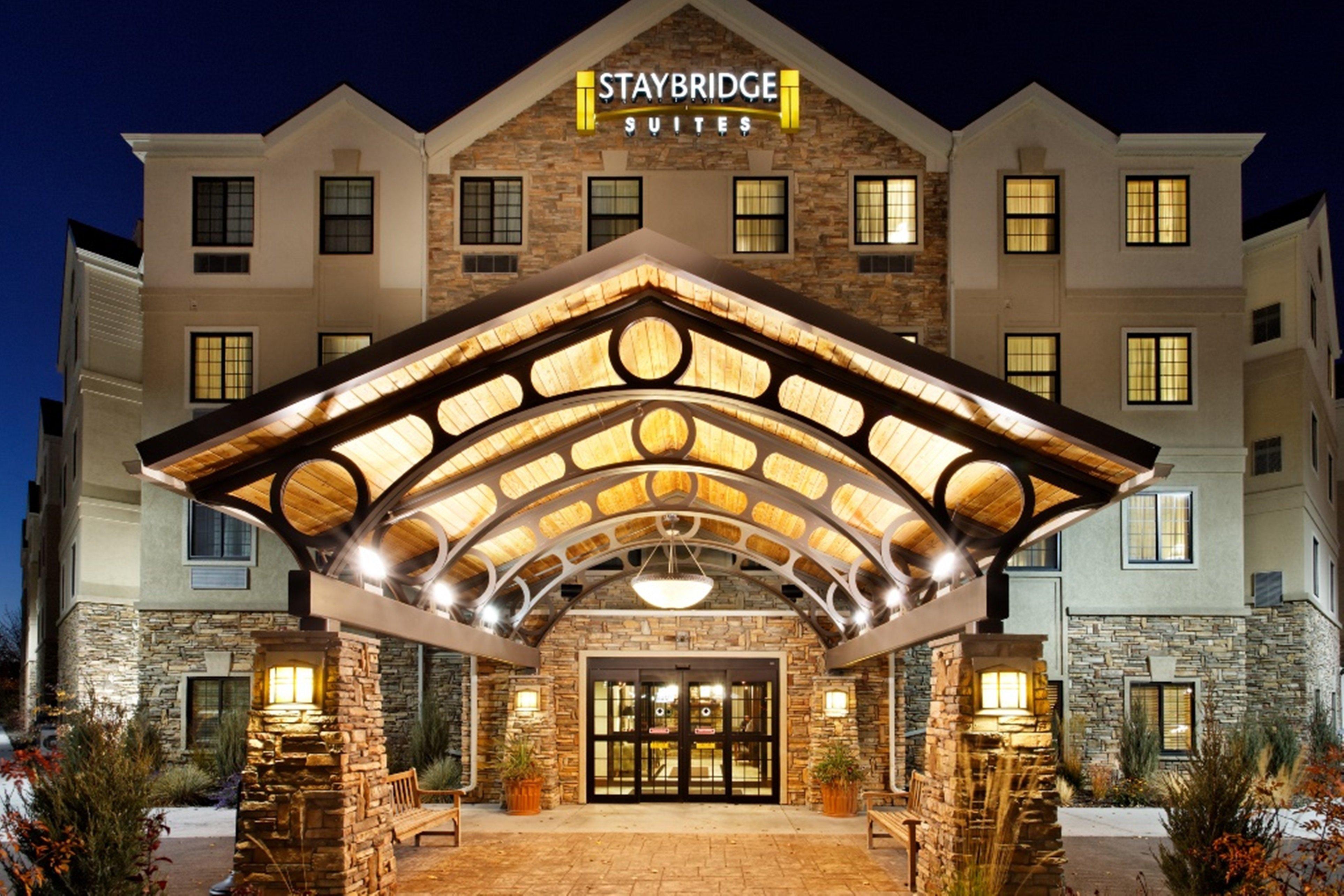 Staybridge Suites Dearborn By Ihg Екстериор снимка