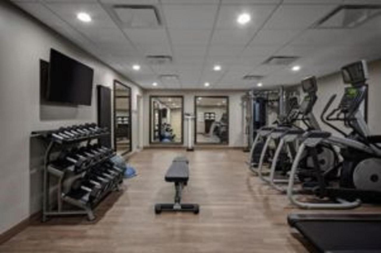 Staybridge Suites Dearborn By Ihg Екстериор снимка
