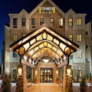 Staybridge Suites Dearborn By Ihg Екстериор снимка
